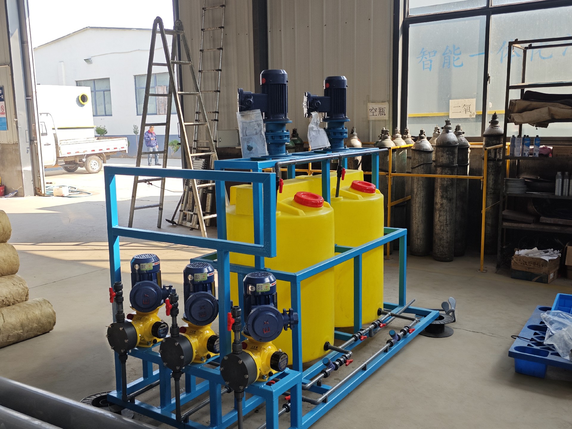 生活污水處理設(shè)備,三槽自動(dòng)加藥裝置,三槽溶藥設(shè)備